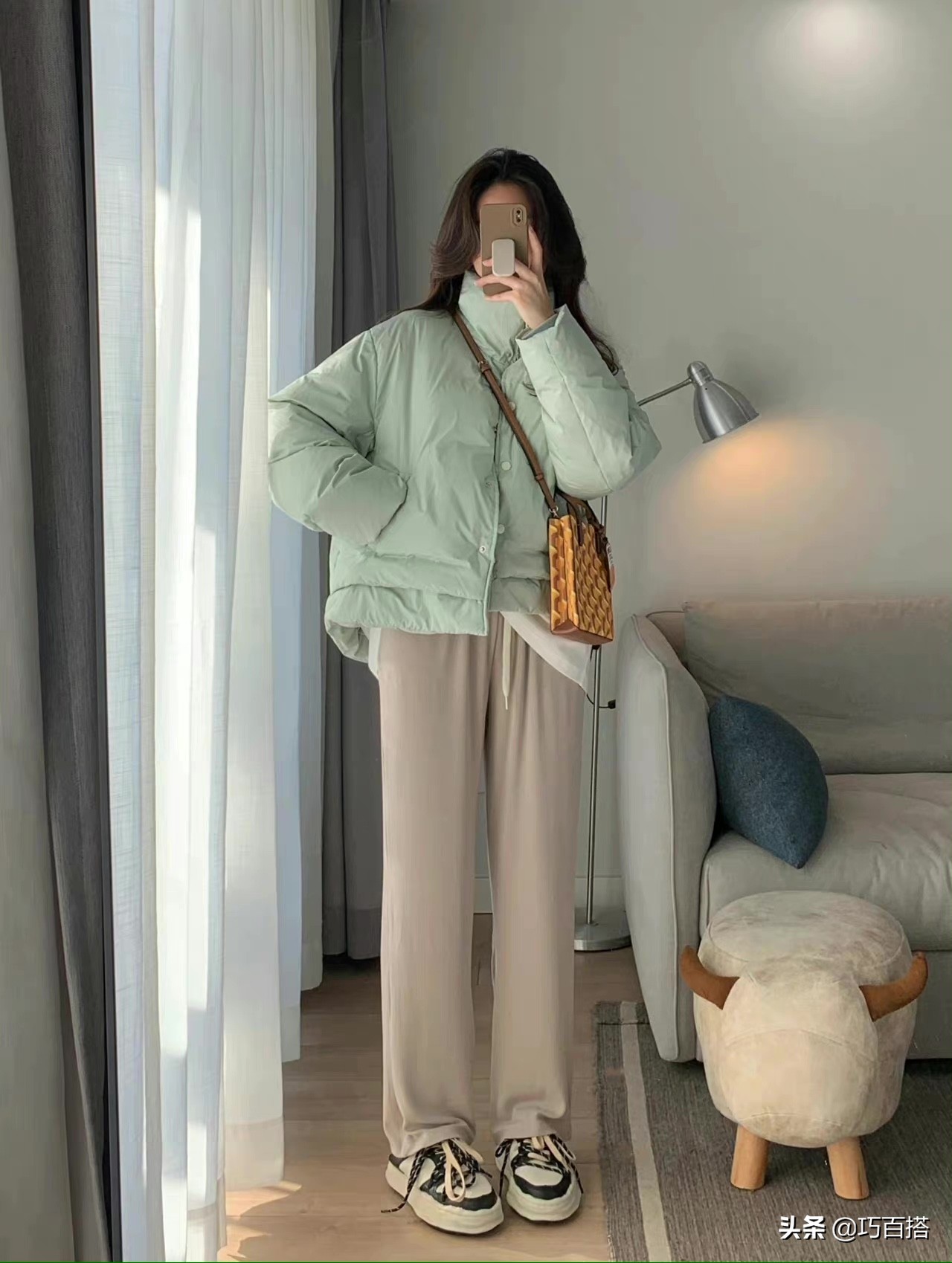 羽绒服怎样穿得更好看,羽绒服优先看填充物还是看材质