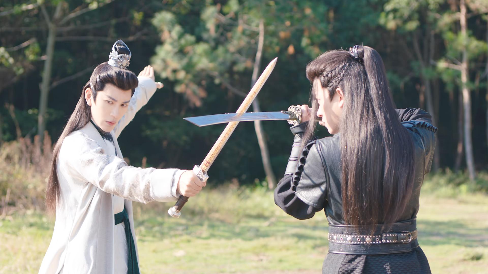 城主大人1：女子被迫穿男装当皇帝，成年后还被妃子追着要同房！