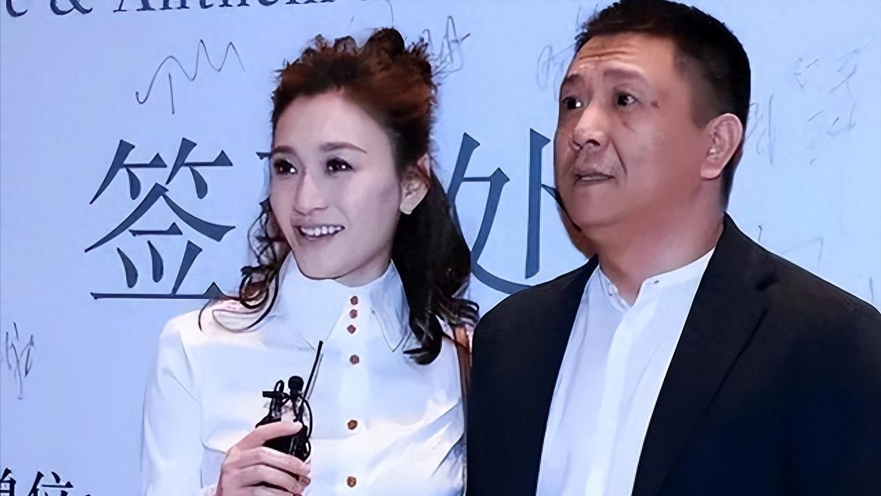 李小冉43岁的她再次逆袭,不老女神李小冉的坎坷情路