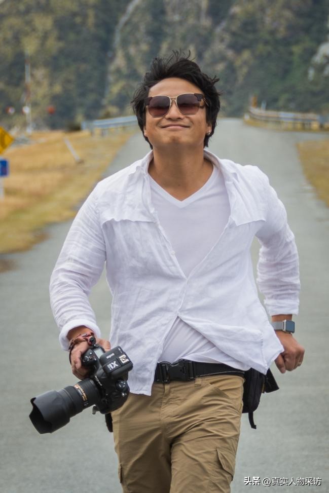 我，专业摄影14年，为几百对新人拍照上万张，档期在半年之后