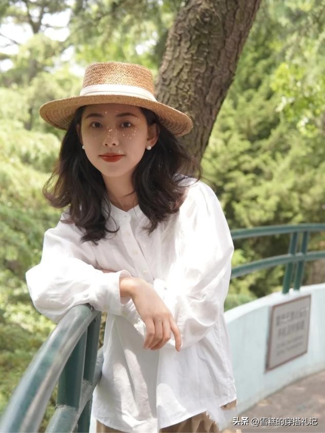 皮肤暗黄偏黑女士染什么颜色头发,皮肤偏黑的女孩子穿白色好看吗