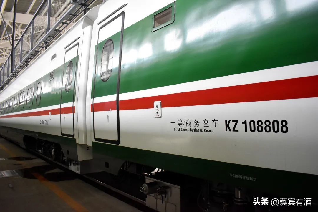 复兴号最新款动车组,复兴号双源动力动车组