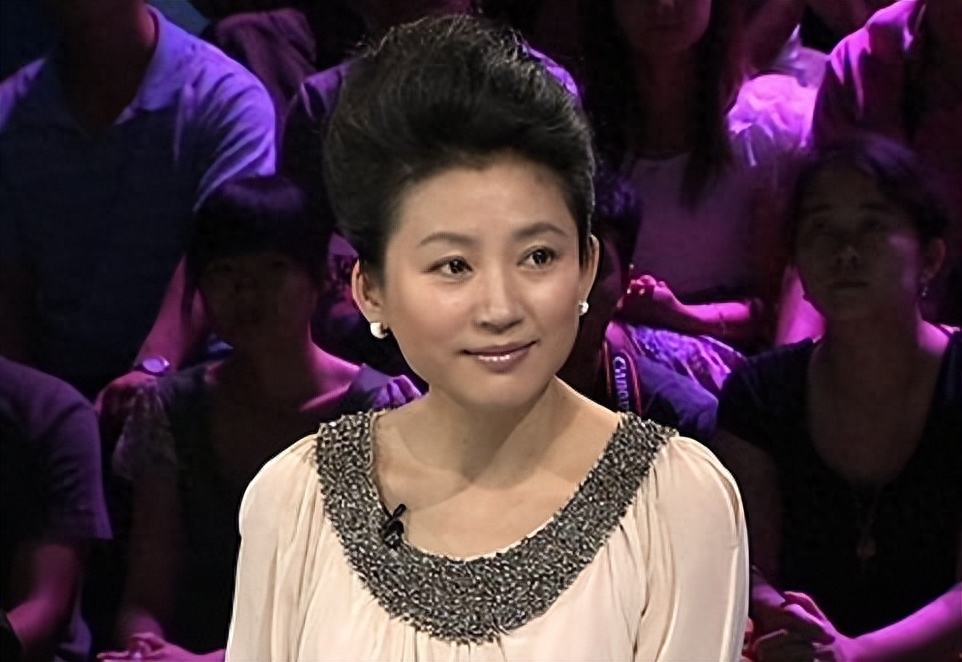 央视一姐王小丫的视频,央视主持人王小丫2000年身体状况