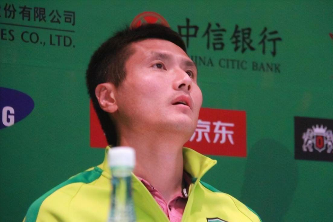 邵佳一任意球绝杀恒大不同解说,邵佳一s型诡异弧线任意球解说