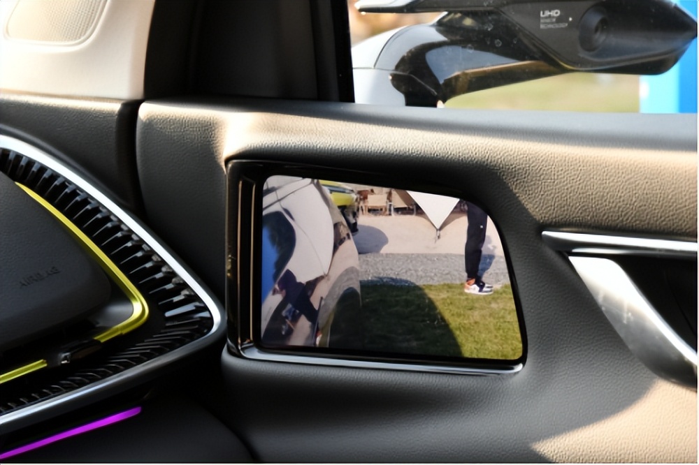 北汽魔方七座空间,年轻人开的赛车车型推荐