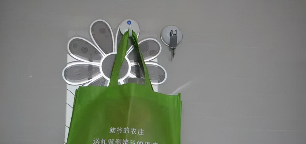 刚买的挂钩粘不牢有何妙招,怎样让自粘挂钩不掉