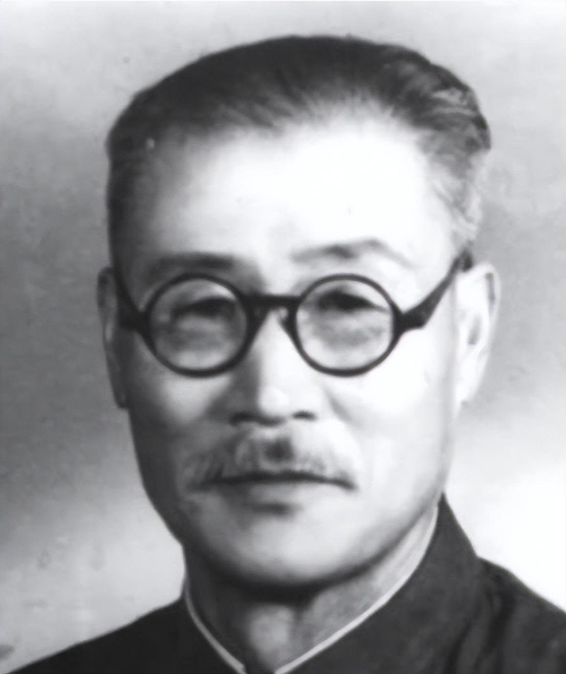 01年罗荣桓之子罗东进前往沂蒙,来到一人墓前:母亲,我来看你了