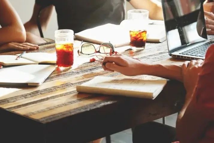 如何开一家赚钱的小餐馆,如何开一家赚钱的公司