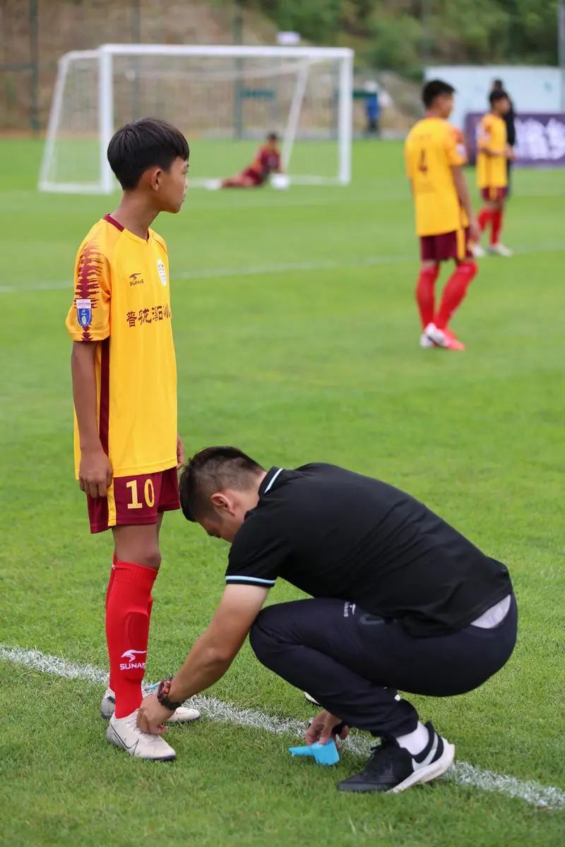 公安部定点帮扶的足球队，赢了！