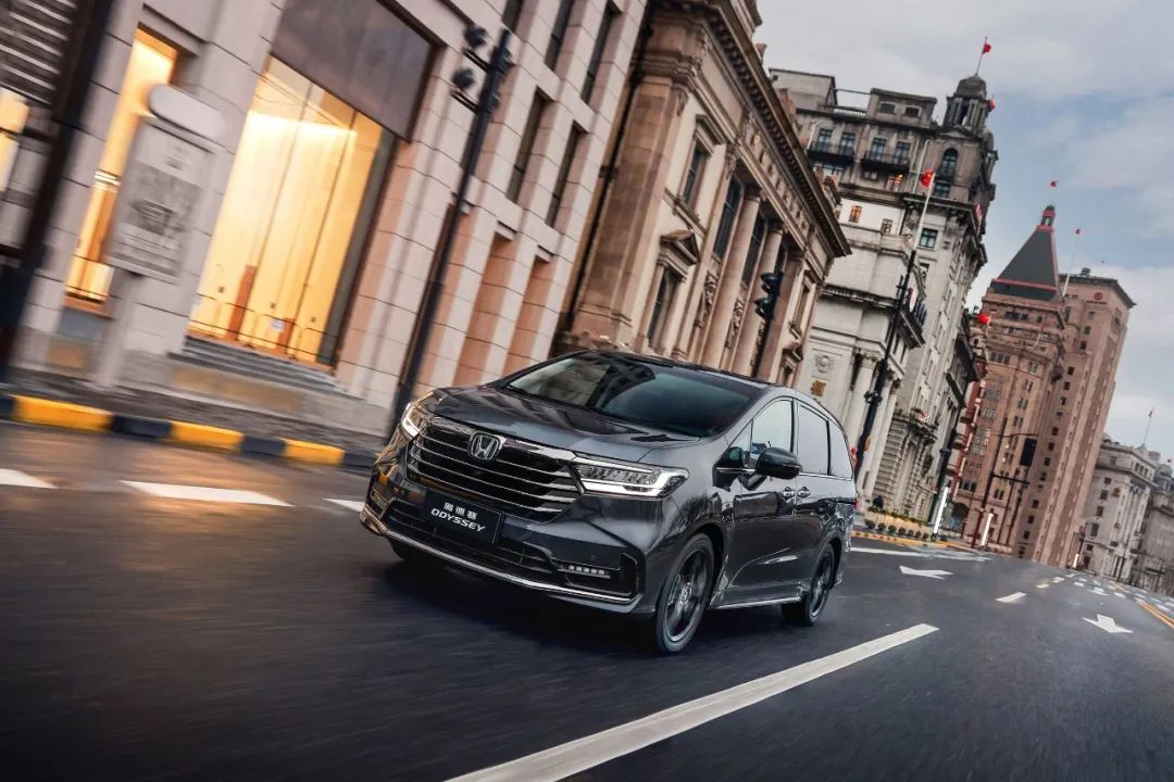 侧滑门七座suv,七座大空间1.8t13万首选什么车