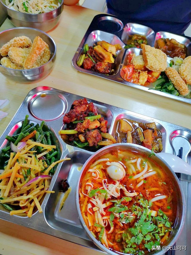 食堂大锅菜经典香酥小黄鱼,带你看看食堂中午吃什么