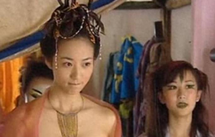 禁忌慾望：深夜影院里的诱惑镜头