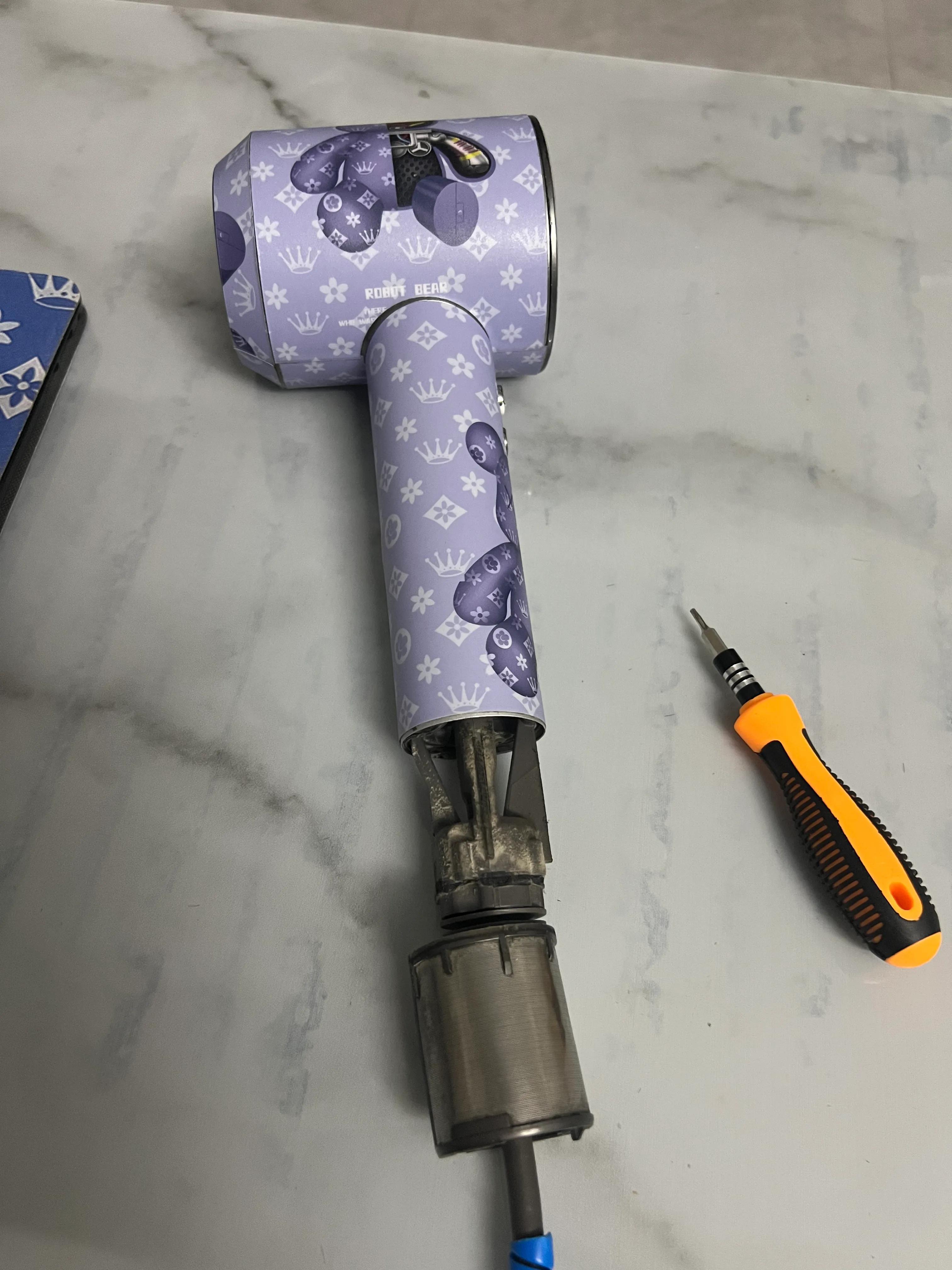 戴森吹风机老是吹的过程中死机,戴森吹风机最热档吹一会儿就断电