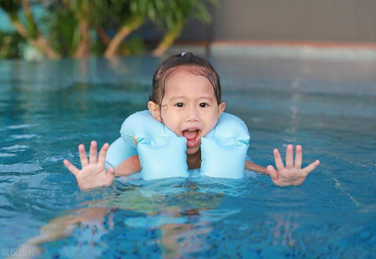 一个游泳馆一年能赚多少钱,室内游泳池怎么盈利