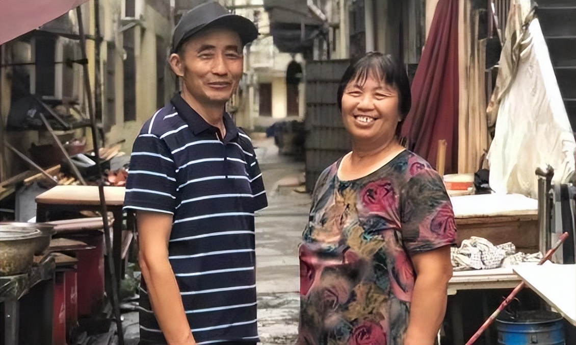 他们是癌症病人家属，每天去“1元厨房”做饭，称：那里从不打烊