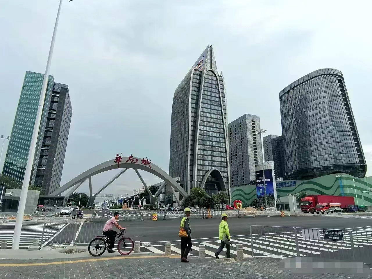 农村人在深圳摆摊能挣多少钱,摆摊卖干果生意好做吗