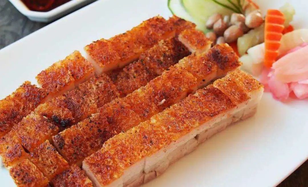 火爆全网的脆皮五花肉,脆皮五花肉火爆全网