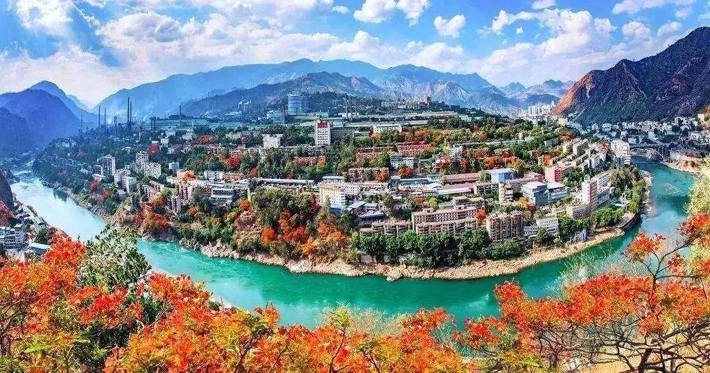 这座以花命名的川南小城,太适合去过冬了