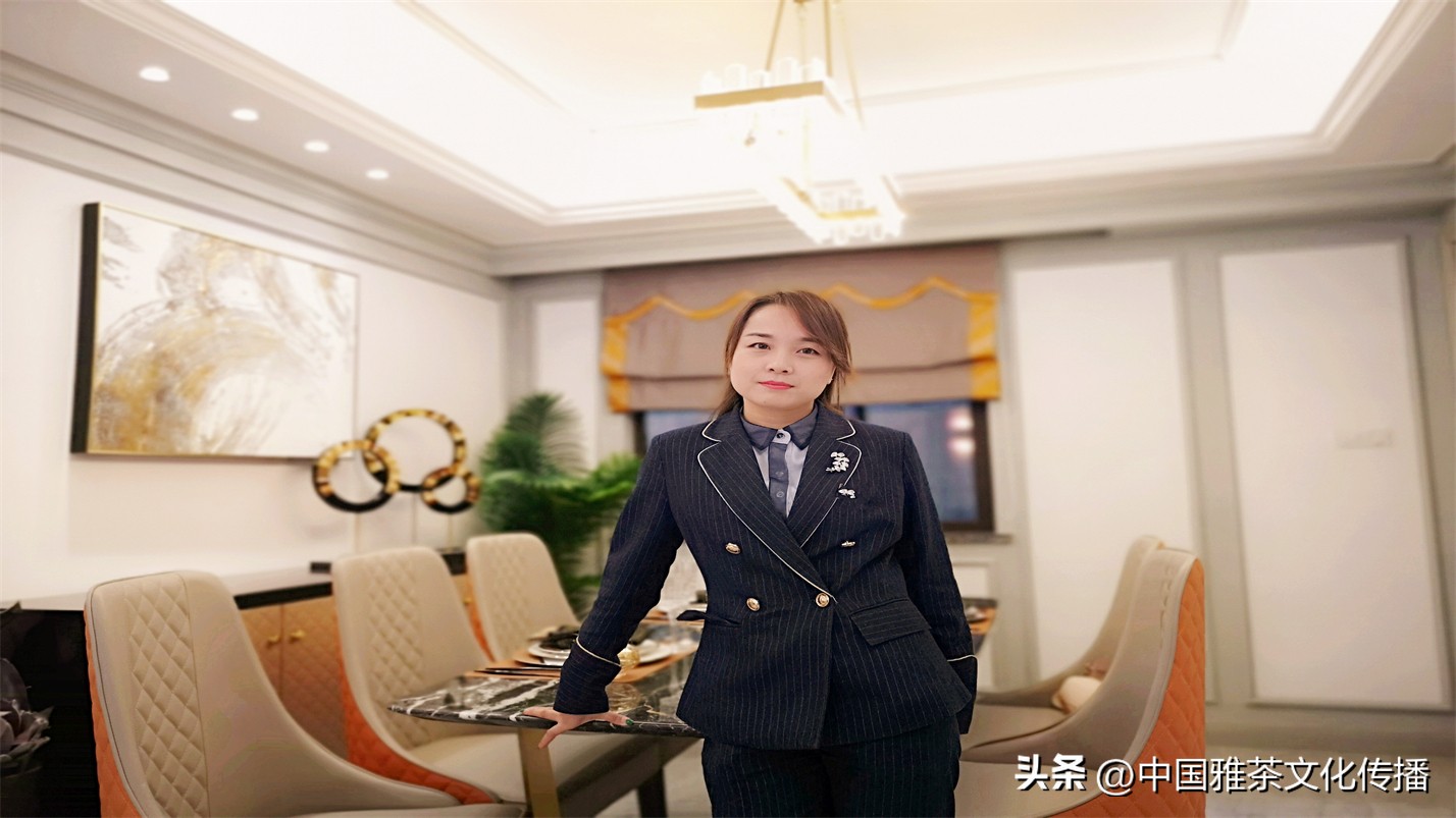 智者喜爱清泉，仁者喜爱山川