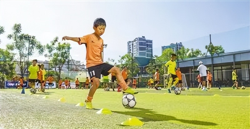 来30℃的开远挥洒汗水！《人民日报》点赞开远体育运动