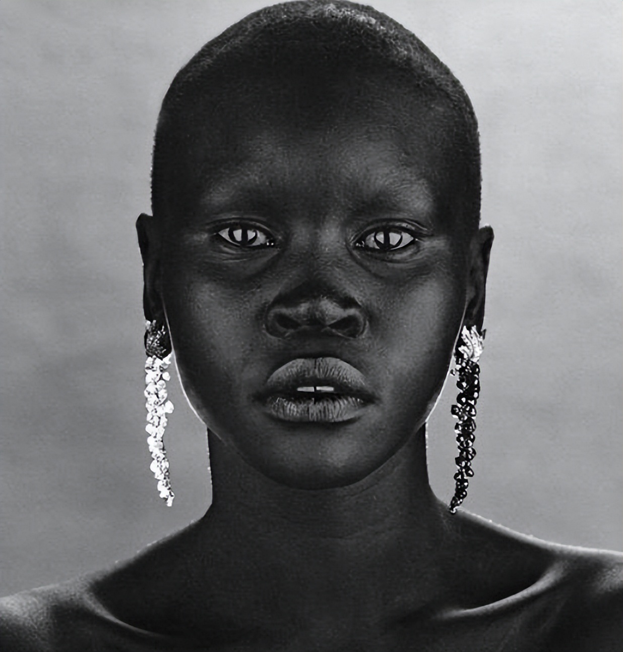 最美黑人“黑珍珠”：18岁挑战欧美一战成名，征服了白人审美