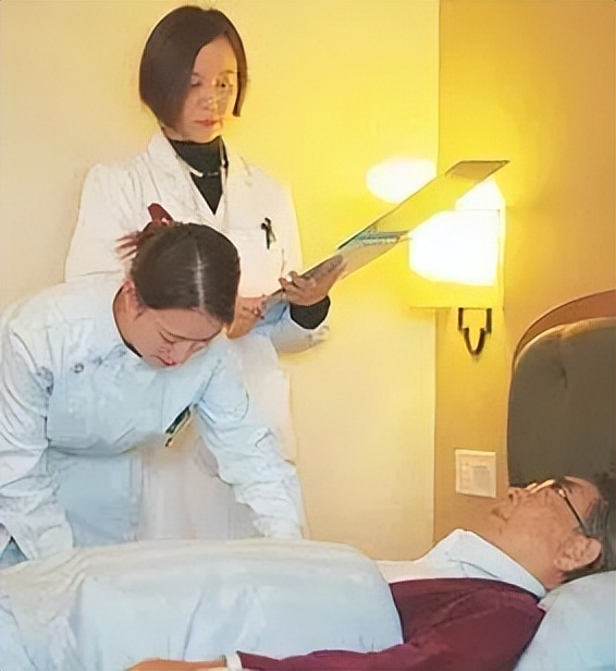 养老在家门口好吗,养老住大社区合适吗