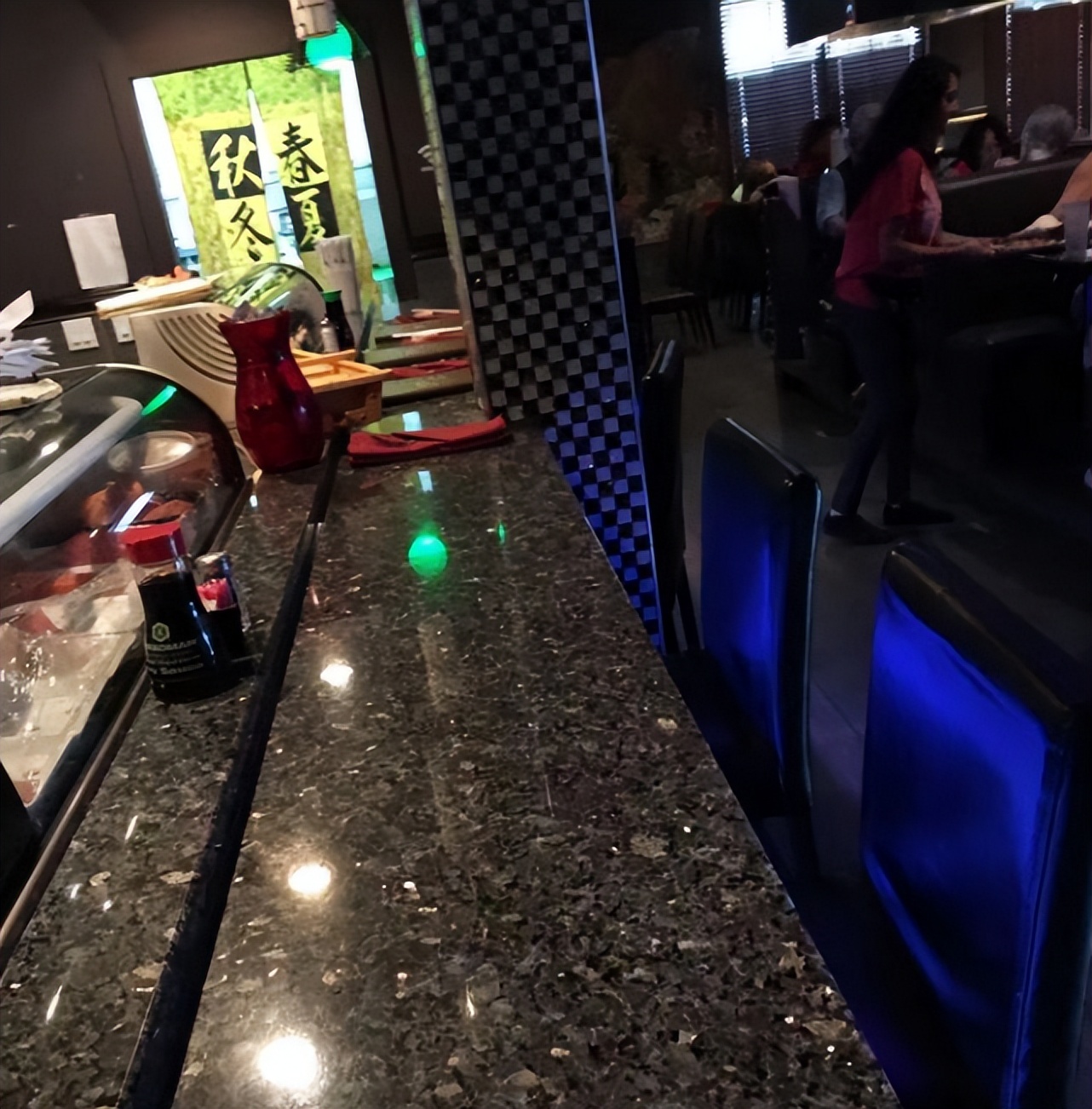 在美国餐厅打工有小费吗,在美国中餐厅吃饭不给小费