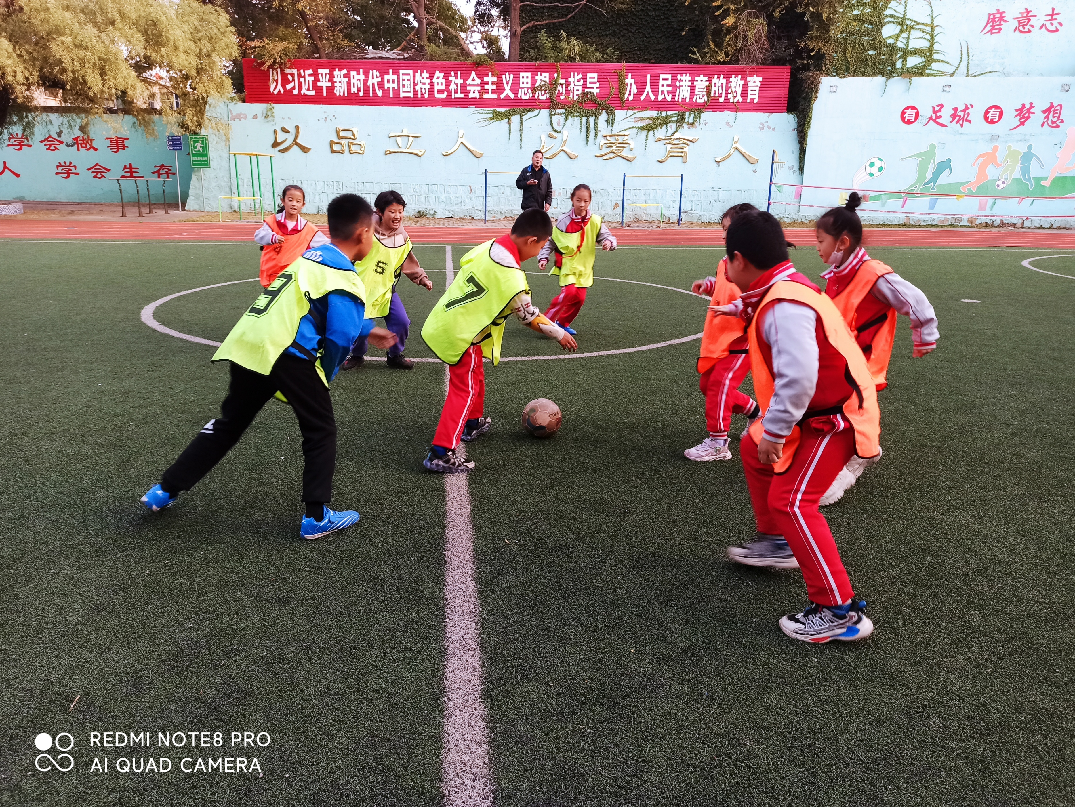 校园足球特色学校足球联赛,创魅力校园展艺术风采
