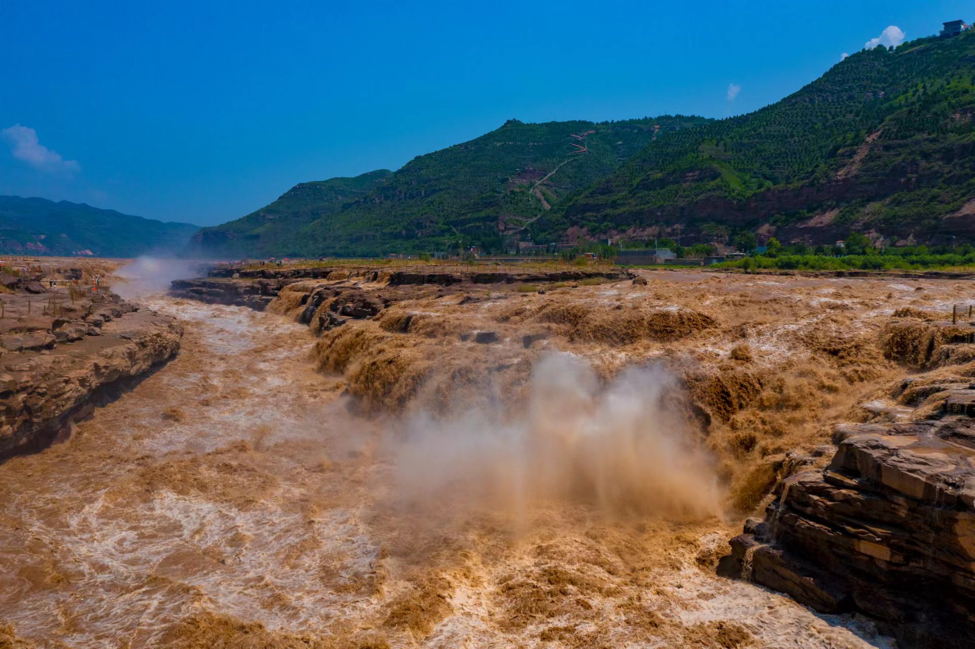 黄河波澜壮阔的气势的诗句,黄河水奔流不息气势壮观的诗句