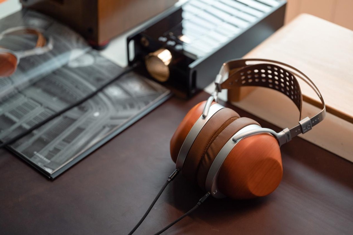 这就是参考级Hi-End听感，领略封闭式平板耳机巅峰HIFIMANHE-R10P