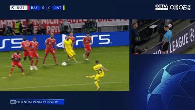 马内进球怎么处罚,马内犯规被红牌罚下