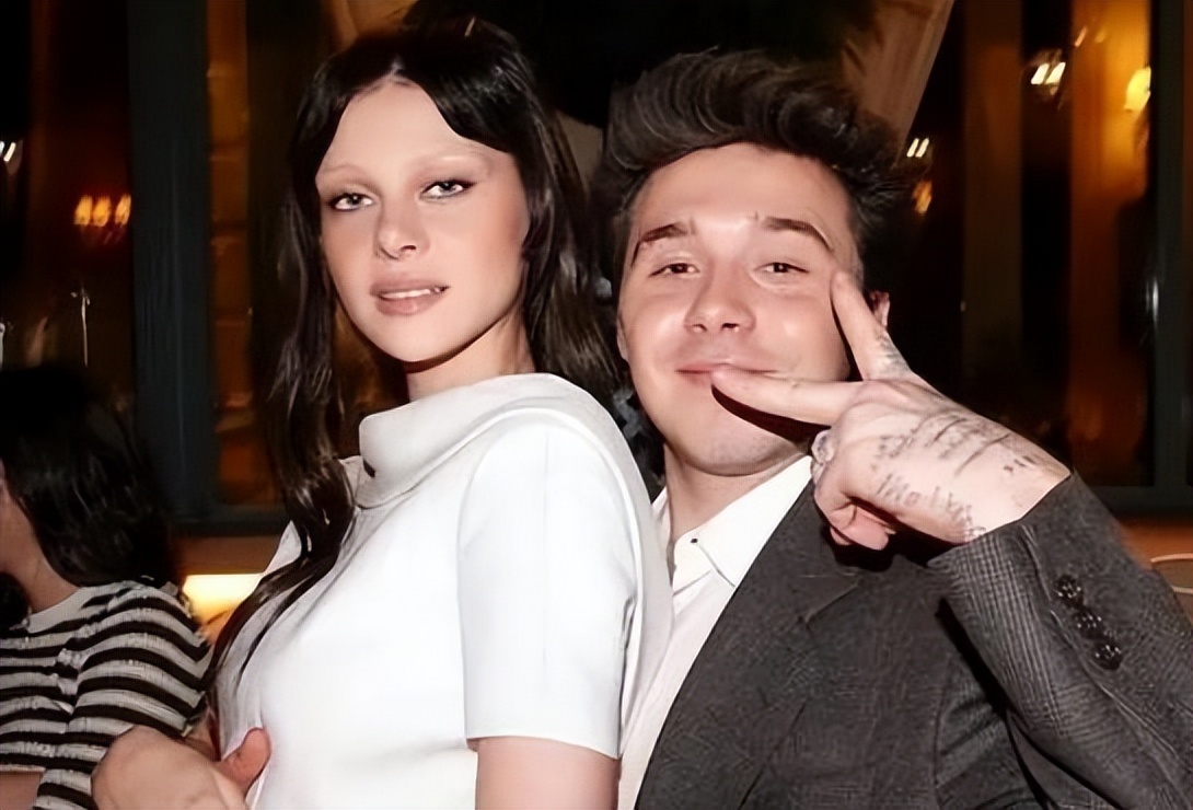 小贝长子与妮可拉十指紧扣,小贝大儿子和女朋友秀恩爱