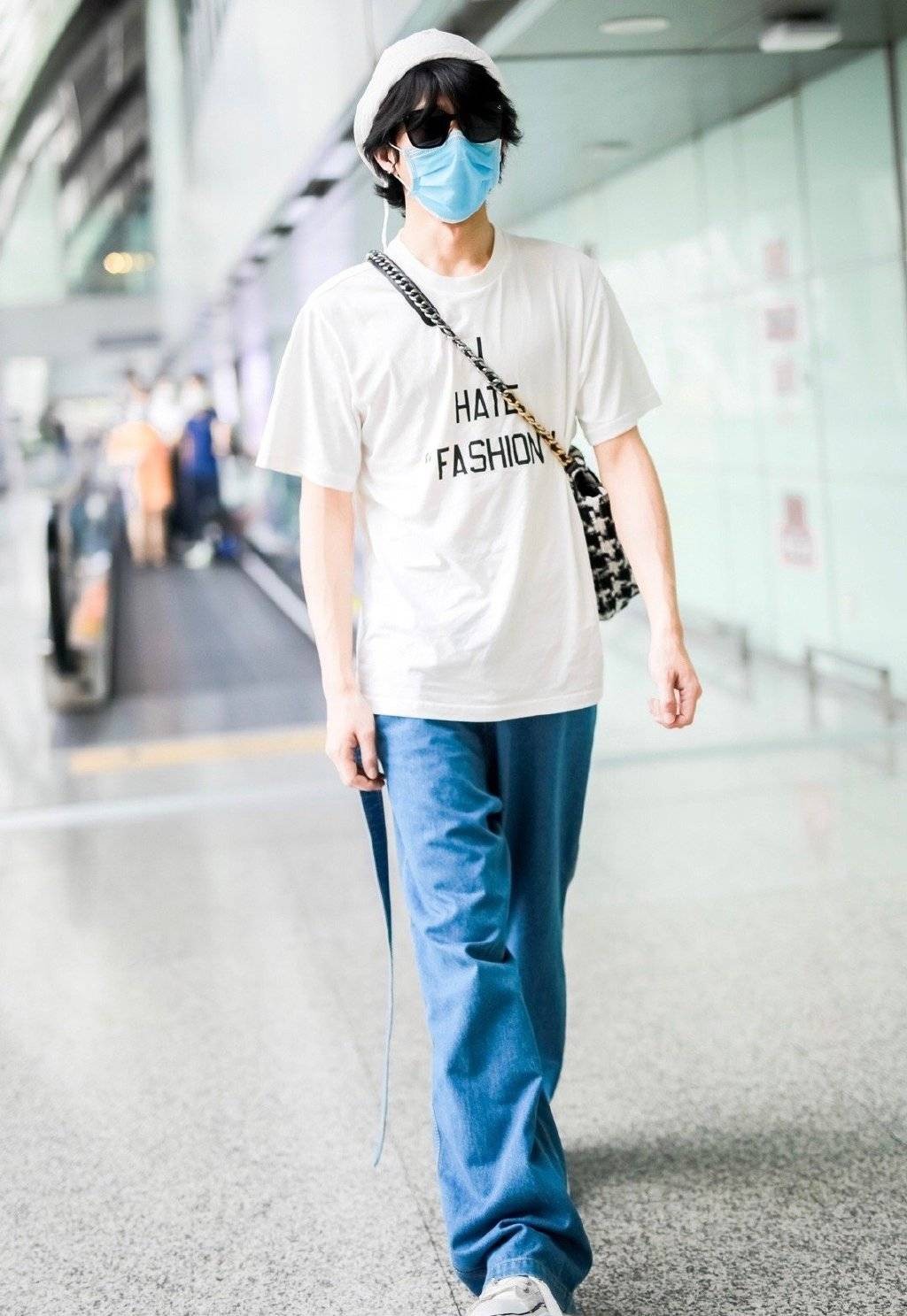 经典白t恤怎么穿时髦又好看,白色宽松简约短袖t恤怎么搭配