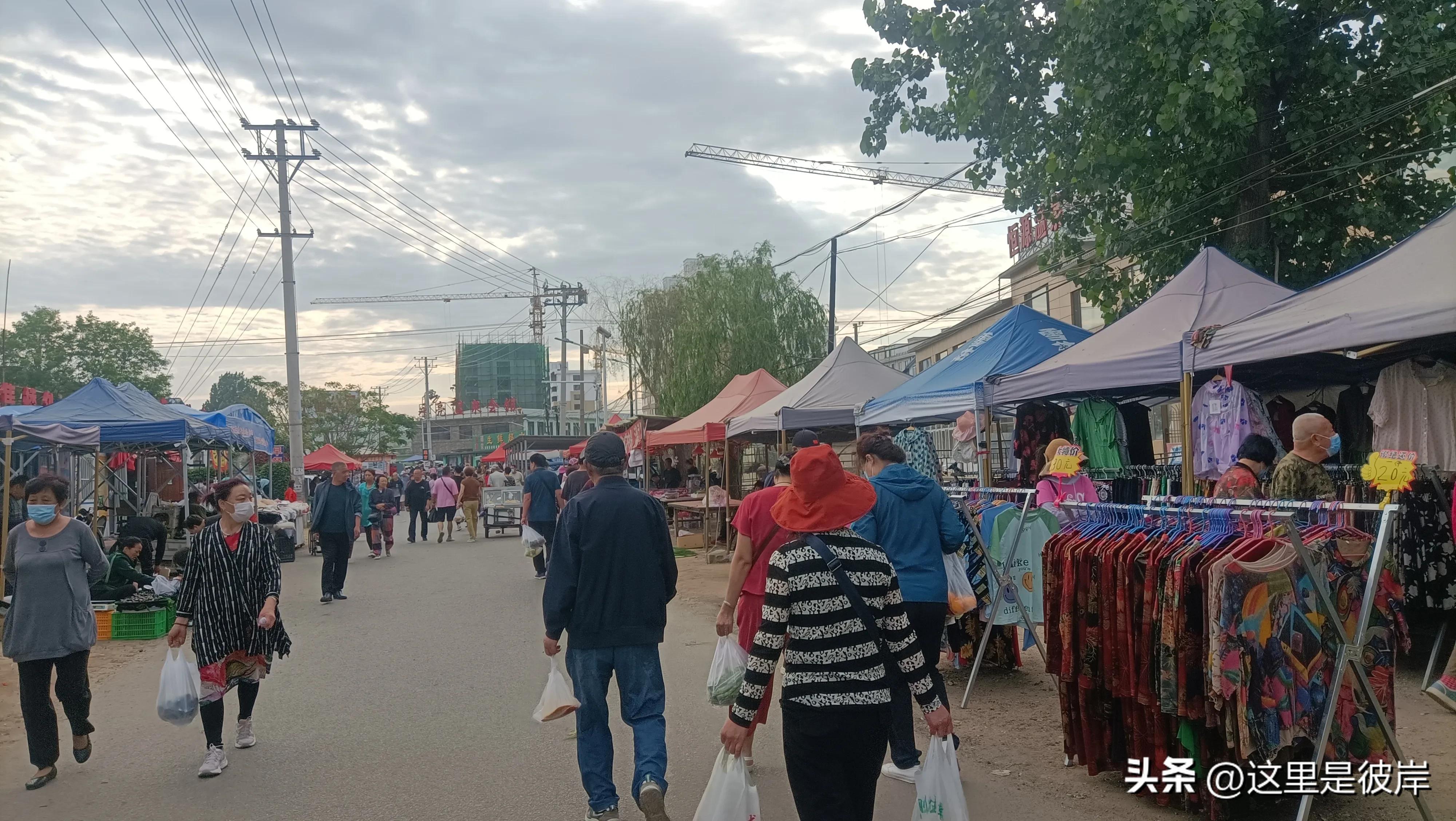 思拉堡温泉小镇离早市近的温泉,思拉堡温泉小镇大集位置