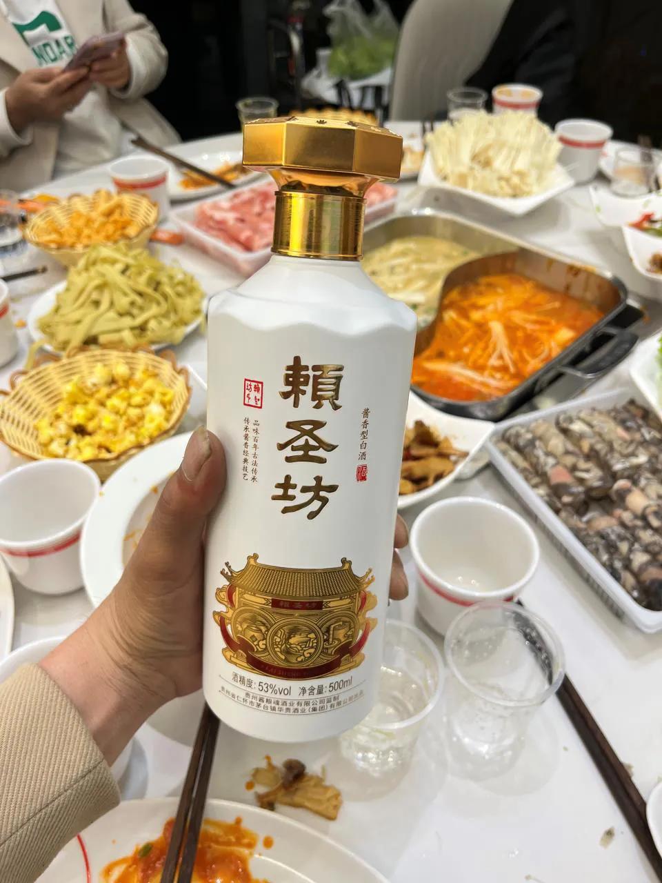 为什么茅台国际版便宜很多,茅台在美国卖多少钱一瓶难求