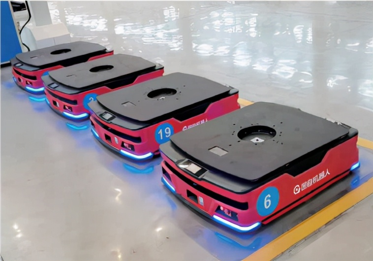 国内小型挖掘机生产线,小型挖掘机生产线图片