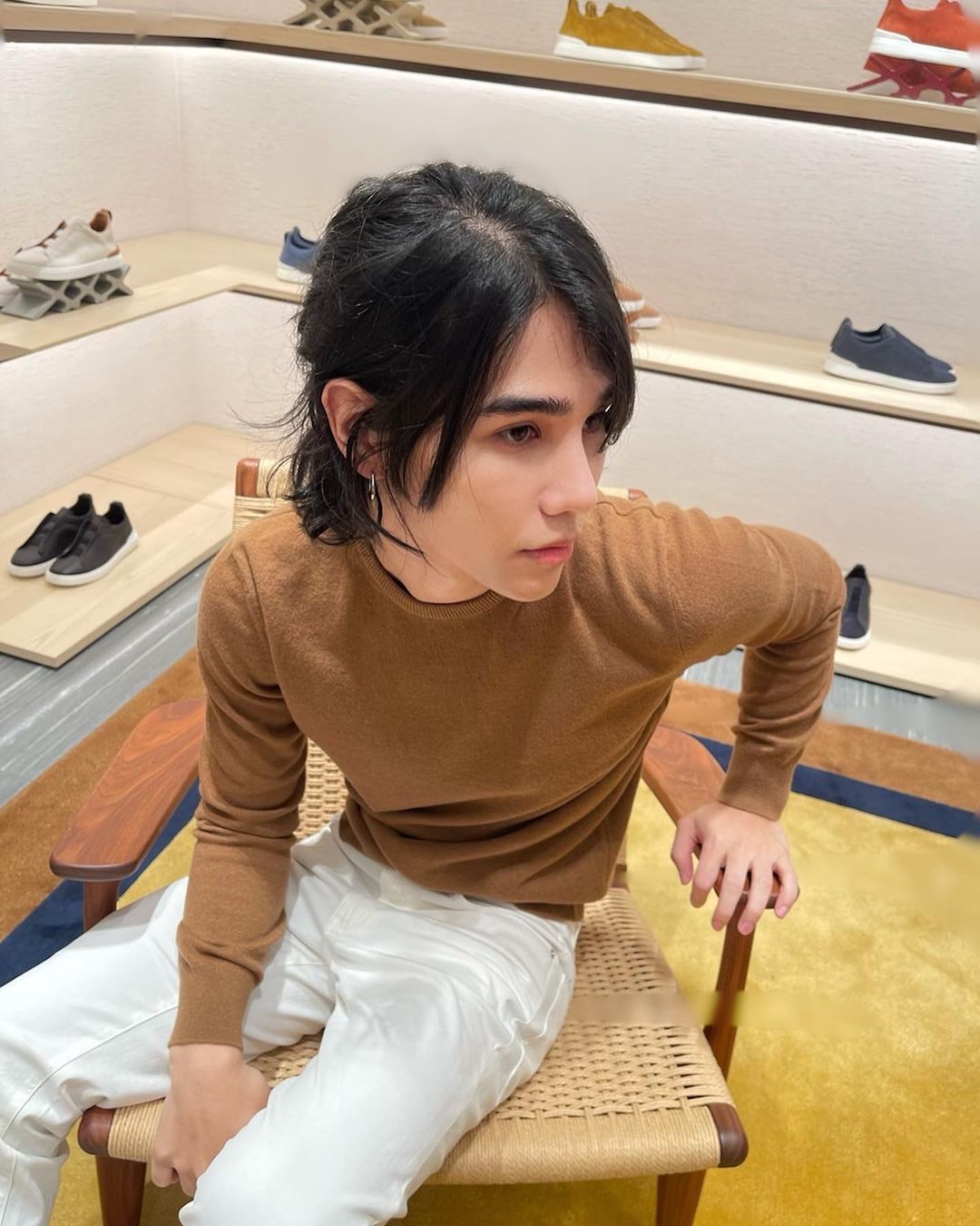 休闲与贵气皆具，“黑帮少爷”罗一杰来教你学穿搭了！