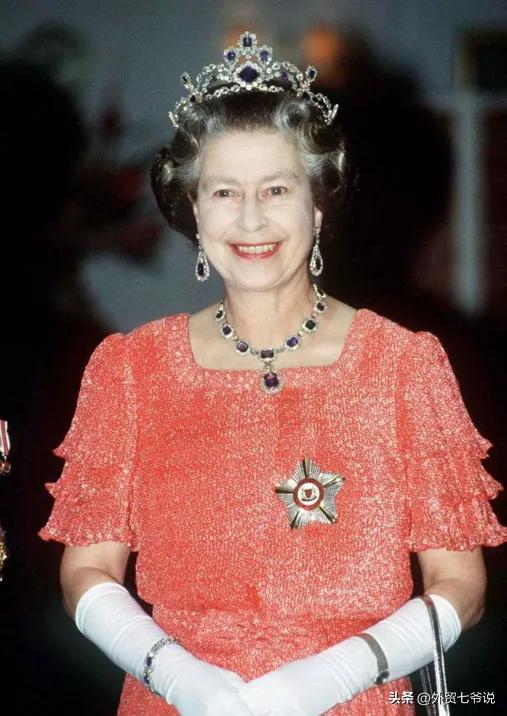 王冠查尔斯戴安娜,英国国王有多少个王冠