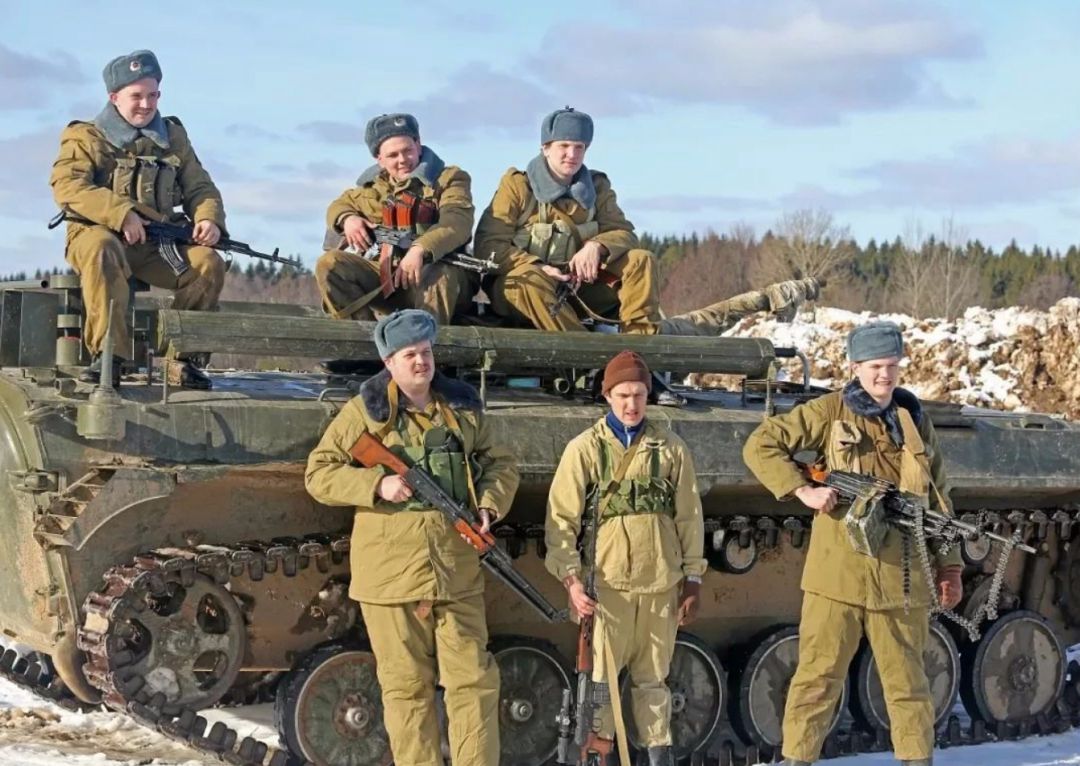 俄罗斯帮助乌克兰打仗的部队,俄罗斯出动多少部队打击乌克兰