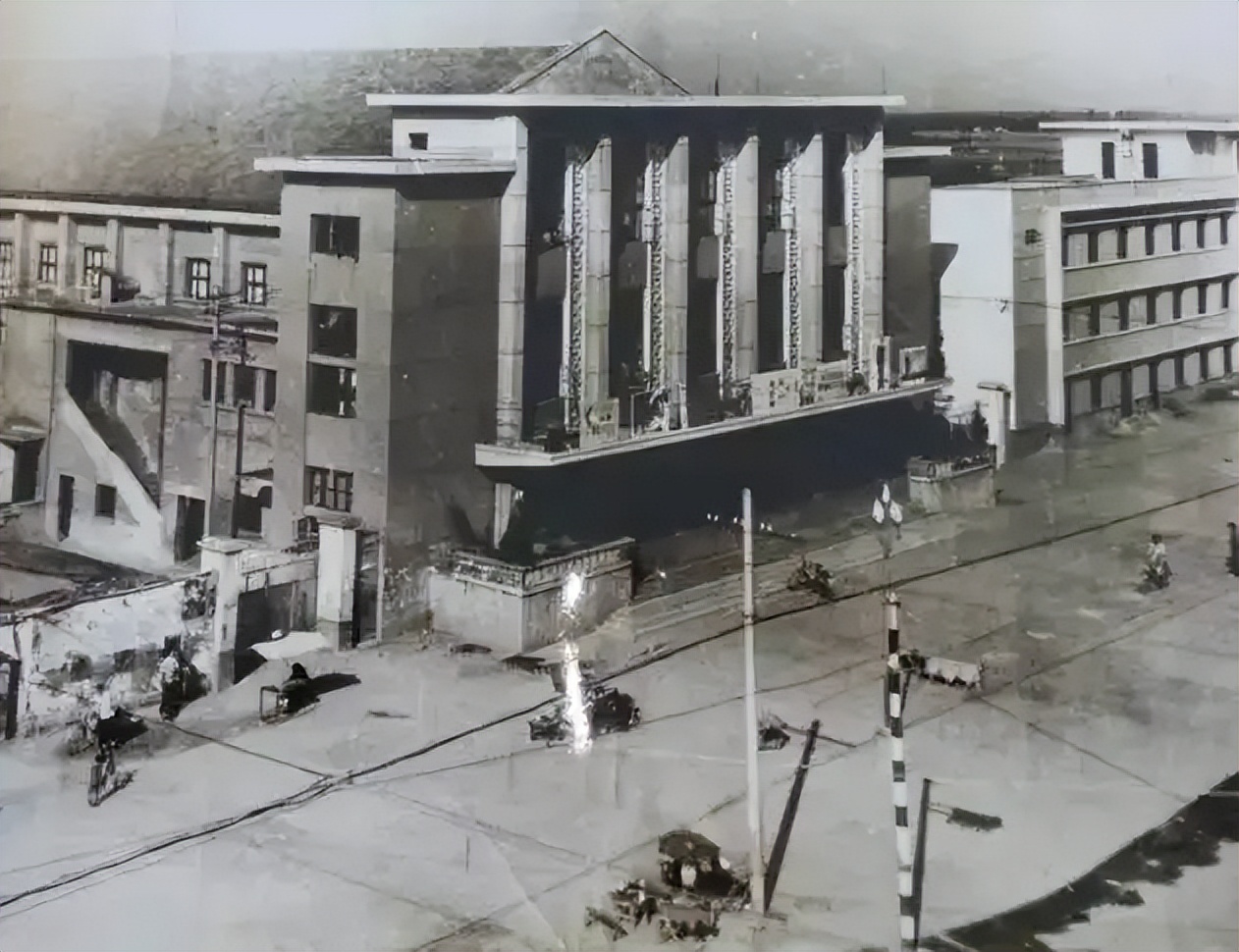 1950年甘肃一影院检票员被捕，审讯后暴露身份：杀害陈潭秋的凶手