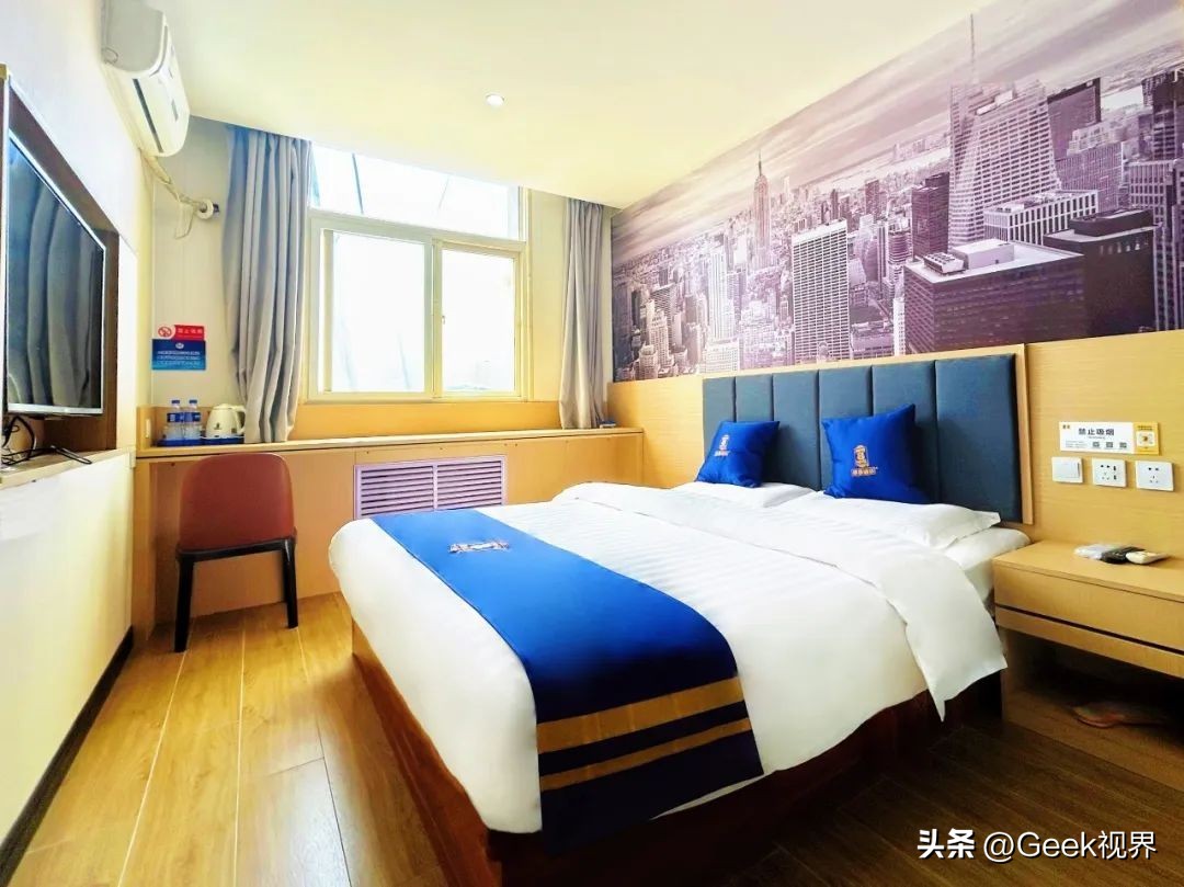 速8酒店丨夹在园林和学府之间的酒店