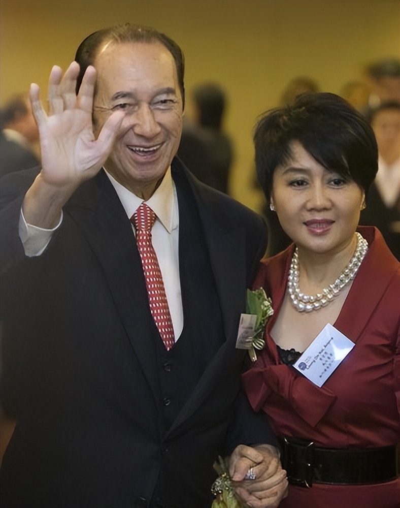 赌王何鸿燊800万,赌王何鸿燊去世谁来抬棺