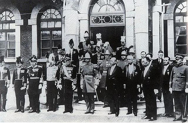 末代皇帝婉容沉溺鸦片,末代皇帝皇后婉容吸大烟