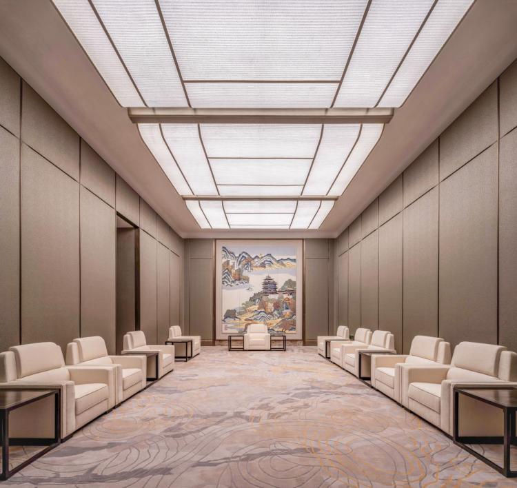 宁彩飞扬——谭晓明谈南京扬子江国际会议中心及酒店艺术品