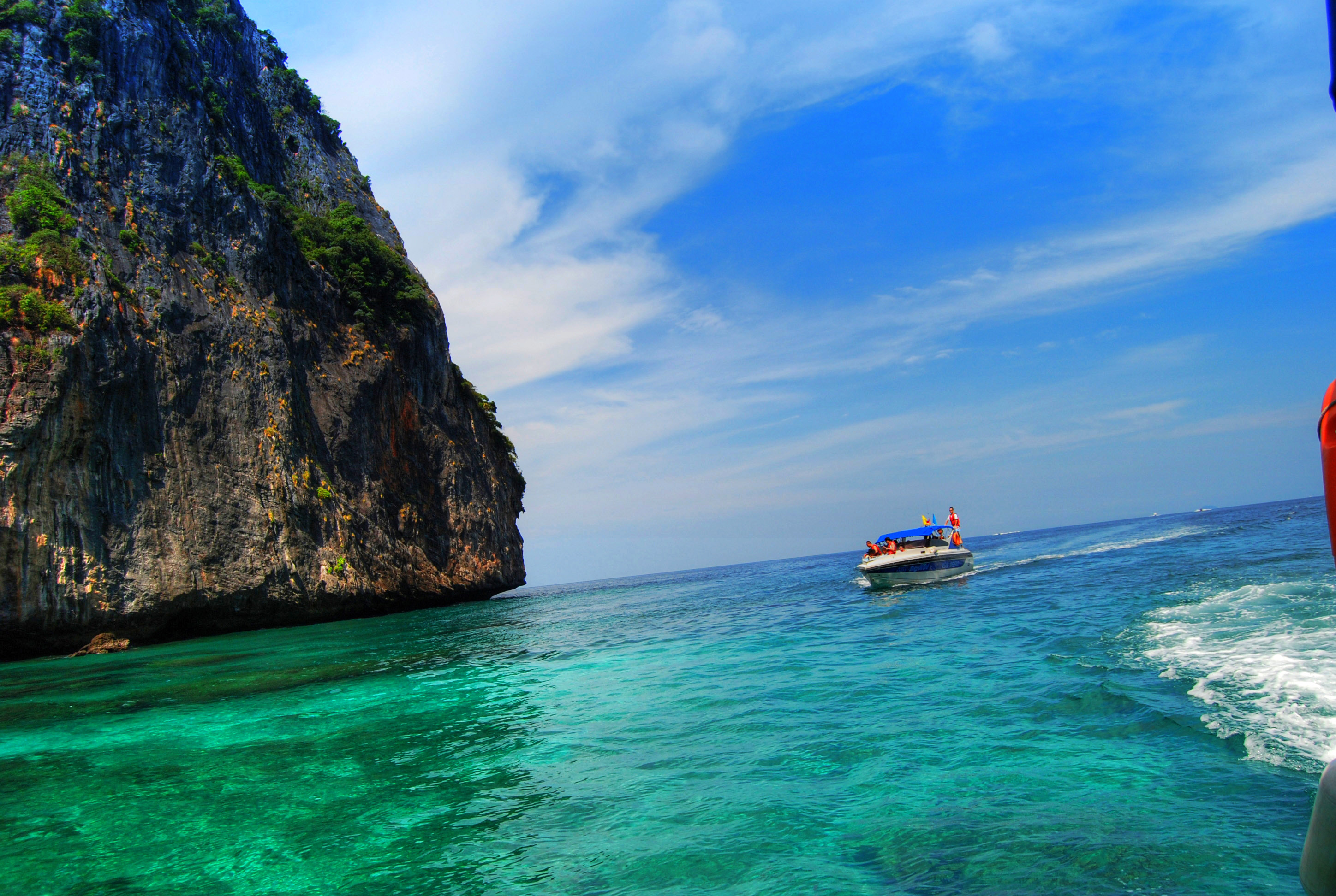 三亚和泰国哪个更适合旅游,三亚旅游和泰国旅游花费差多少钱