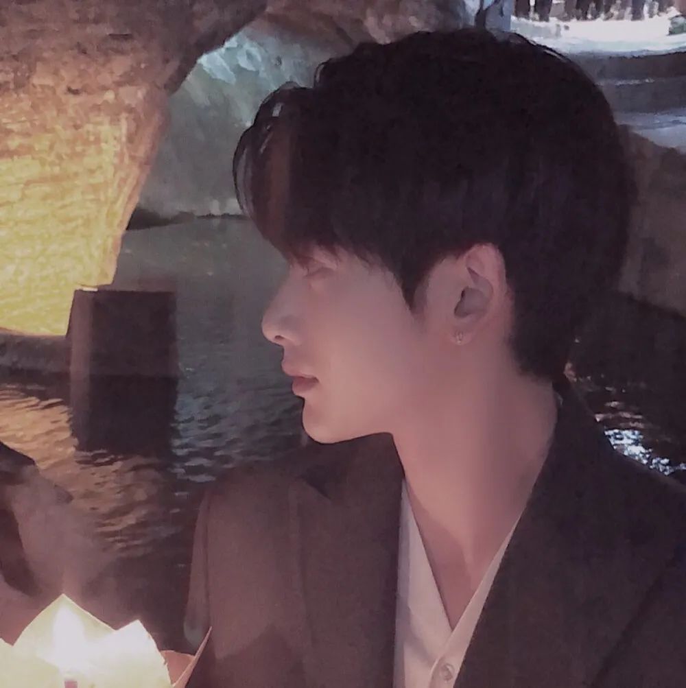 情侣头像各自努力且相互依靠,就往前走就别回头情侣头像