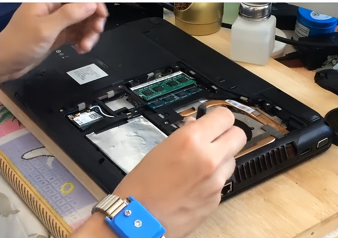 戴尔笔记本电脑发烫严重怎么解决,笔记本电脑发烫严重解决方法