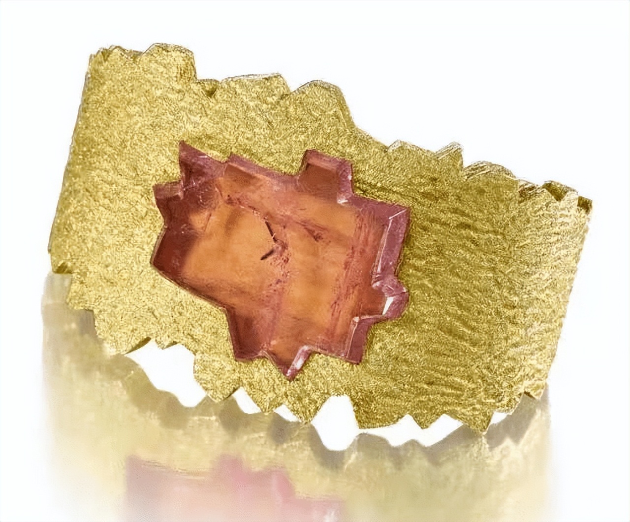 不懂珠宝的“小白”AndrewGrima竟获无数大奖、俘获英女王的心,还被称为“现代珠宝之父”?