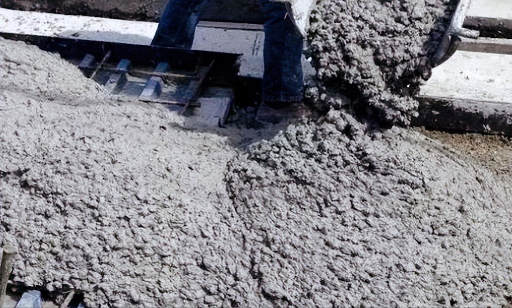 建筑工人为何在水泥中加白糖,建筑工人如何使用沙子和水泥