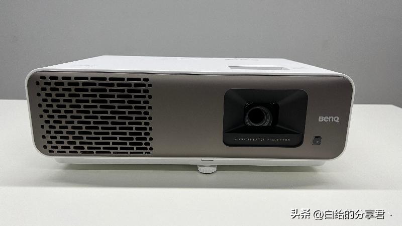 明基投影仪w1130选哪个画面,led投影仪1080够吗
